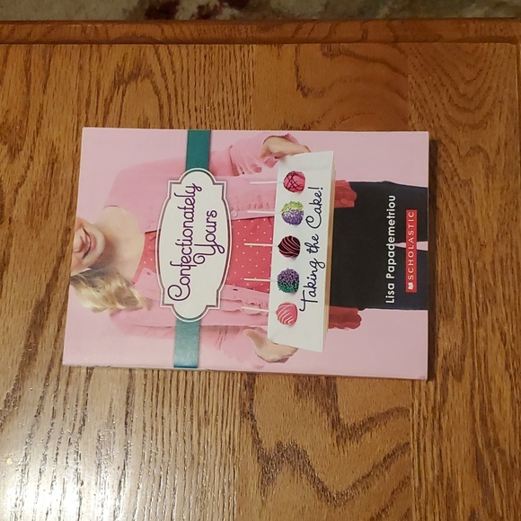 Confectionately Yours by Lisa Papademetriou Save the Cupcake! & Taking the Cake! - Picture 3 of 9